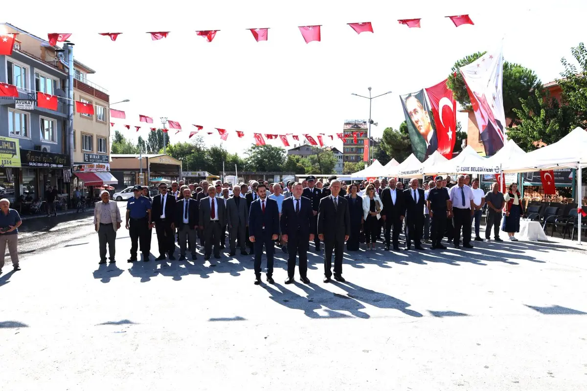 Eşme'nin Kurtuluşu Törenle Kutlandı