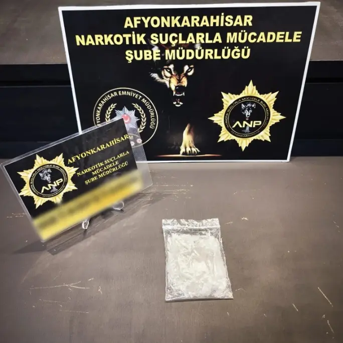 Uyuşturucu Operasyonunda Üç Kişi Tutuklandı