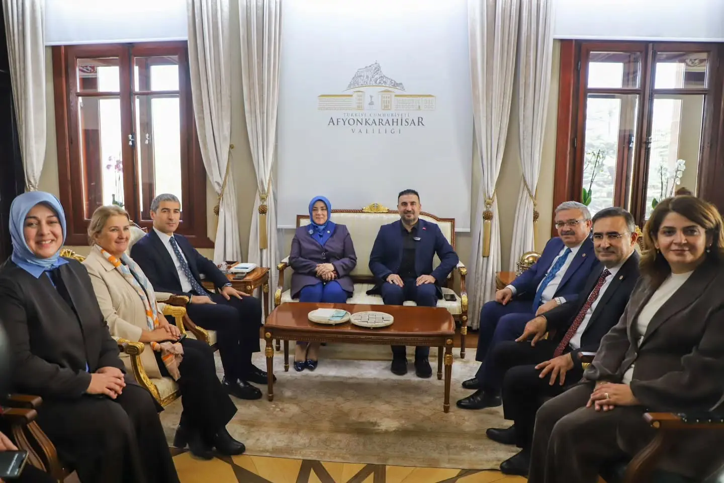 AK Parti Kadın Kolları'ndan Valilik Ziyareti