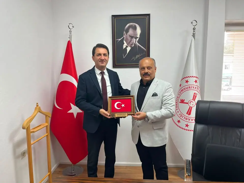 Veli Özcan, Yeni Vergi Dairesi Müdürü'nü Ziyaret Etti