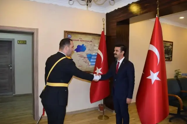 Zafer Bayramı'nda Anıta Çelenk Sunuldu