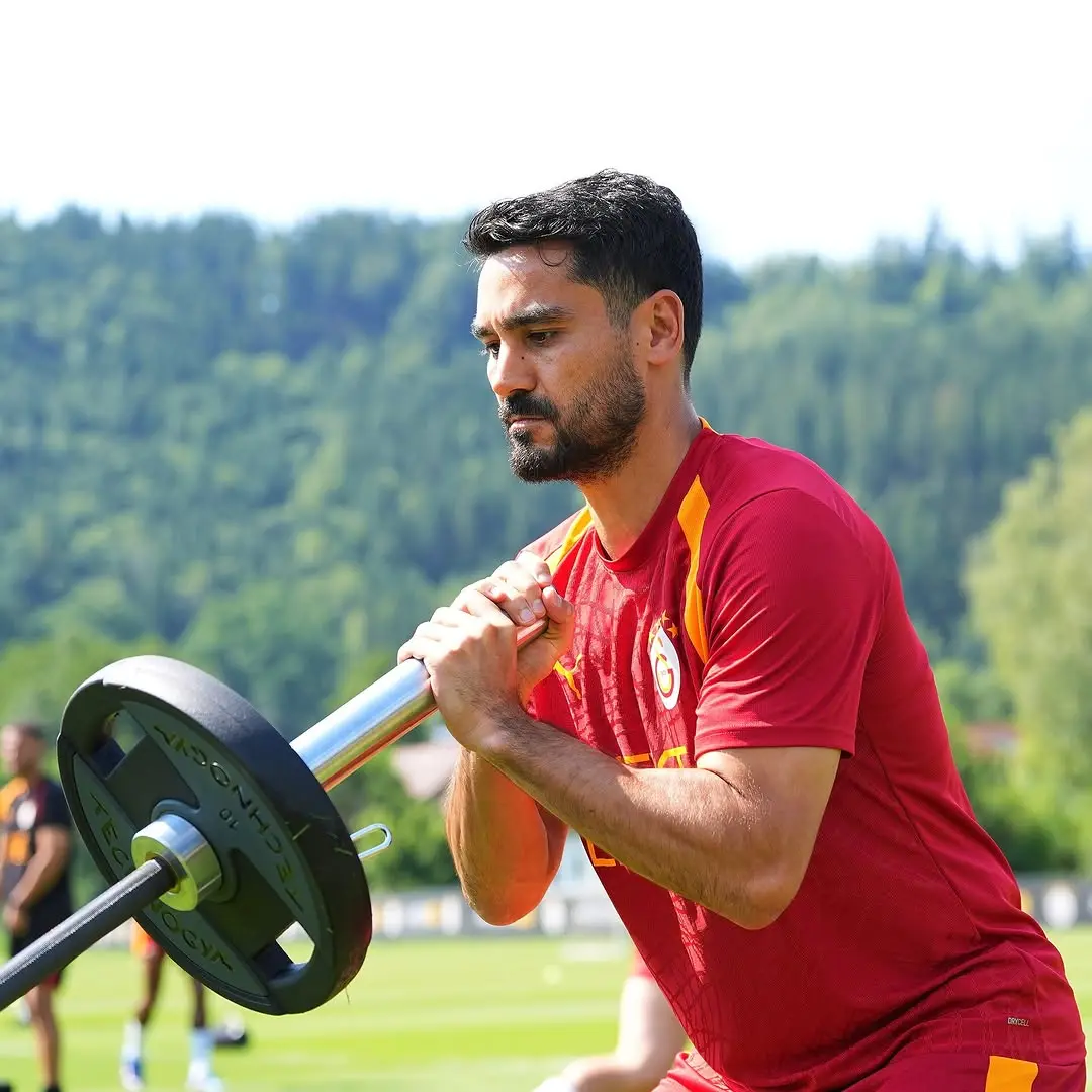 Galatasaray antrenmanından yeni kareler paylaşıldı