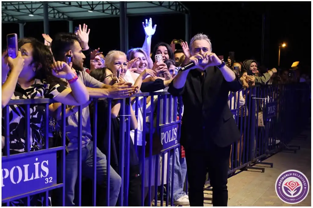 Keçiborlu'da Gül ve Lavanta Festivali Coşkuyla Başladı