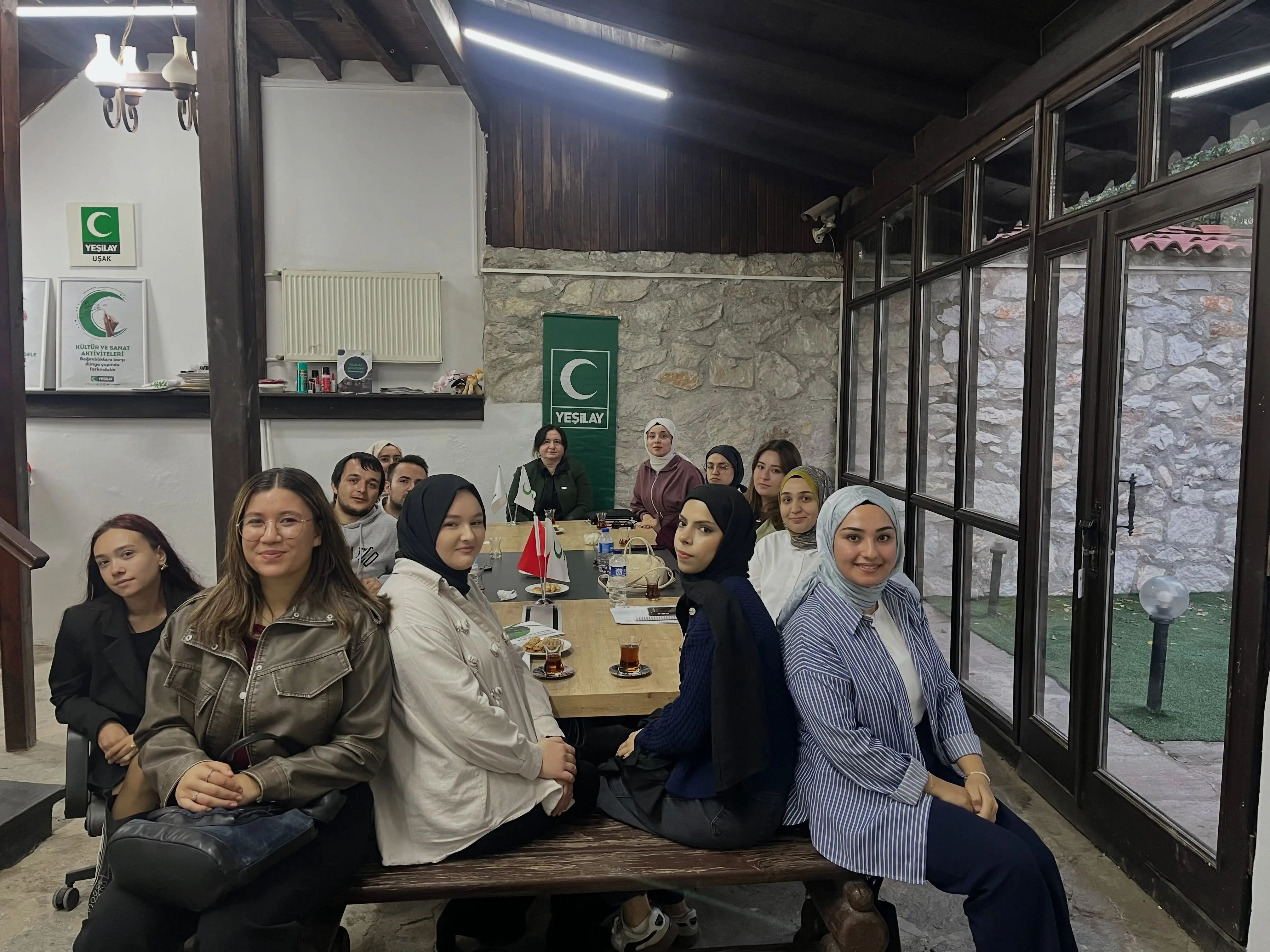 Yeşilay, Gençlerle Toplantı Düzenledi
