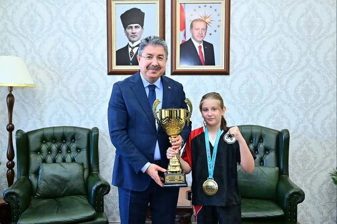 Kick Boks Şampiyonu Asel Özdalgın Ziyaret Etti