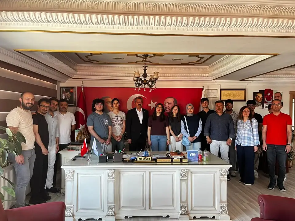 Fen Lisesi Öğrencileri Başkan Göçer'i Ziyaret Etti