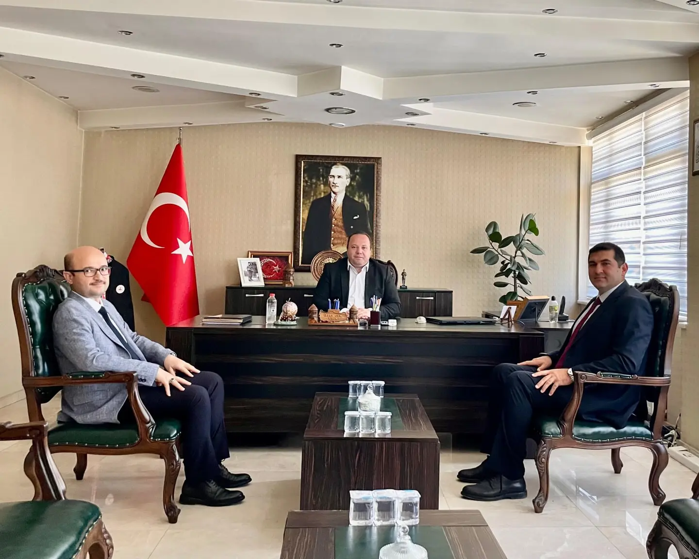 Sosyal Güvenlik İl Müdürü Şuhut'ta ziyaret gerçekleştirdi