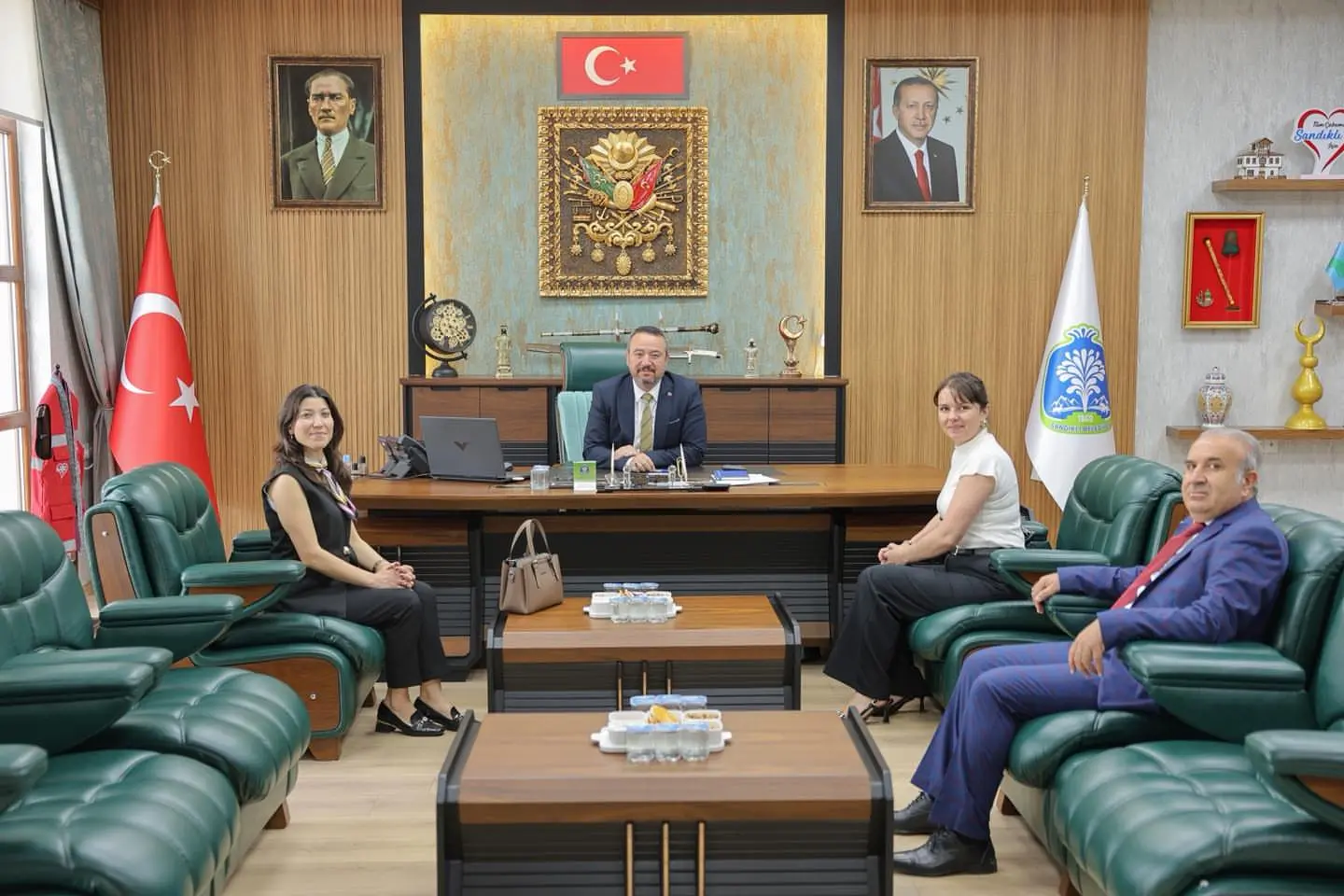 Tapu Müdürü ve Yardımcısı Başkan Öztaş'ı Ziyaret Etti