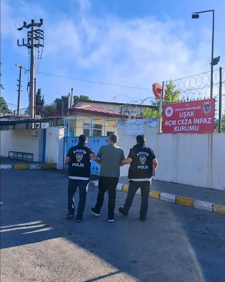 Uşak'ta İki Aranan Şahıs Yakalandı