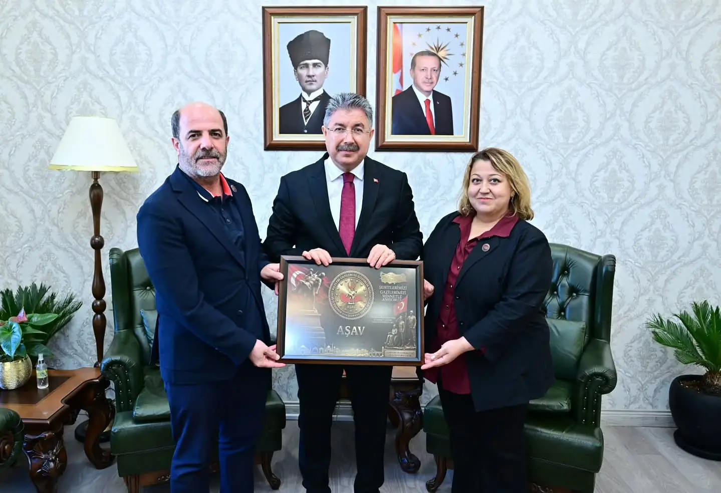 Şehit Aileleri Vakfı Başkanı Valiliği Ziyaret Etti