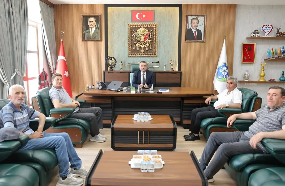 Sazak Mahallesi Muhtarı Başkan Öztaş'ı Ziyaret Etti