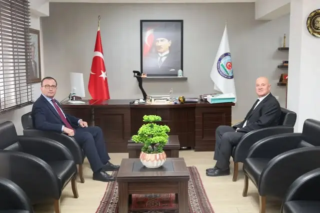 TRT Sinema Tırı Öğrencilerle Buluştu