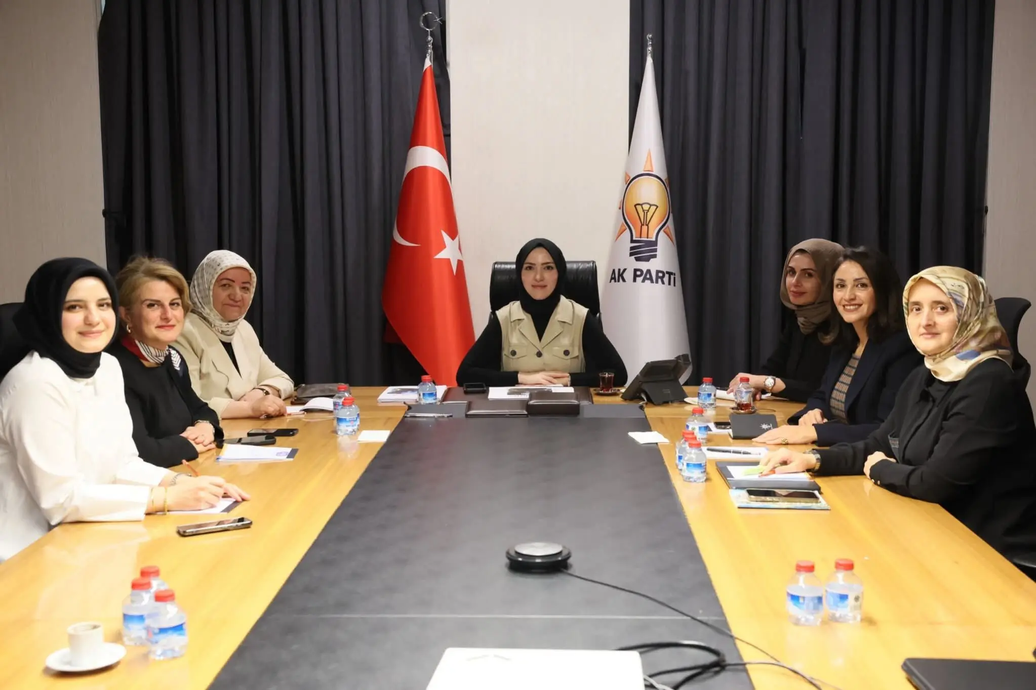 AK Parti Kadın Kolları Toplantısı Gerçekleşti