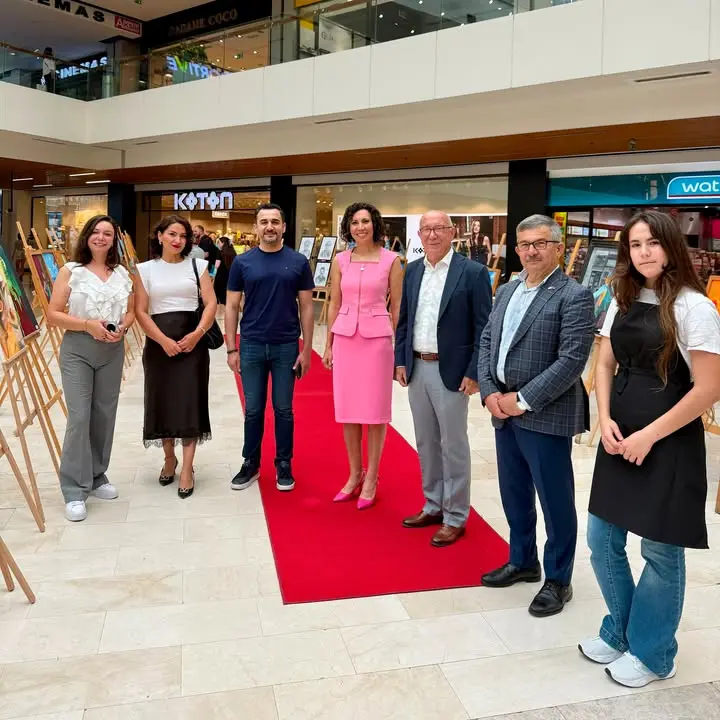 Fethibey Belediyesi'nden Öğrencilerin Sergisine Destek