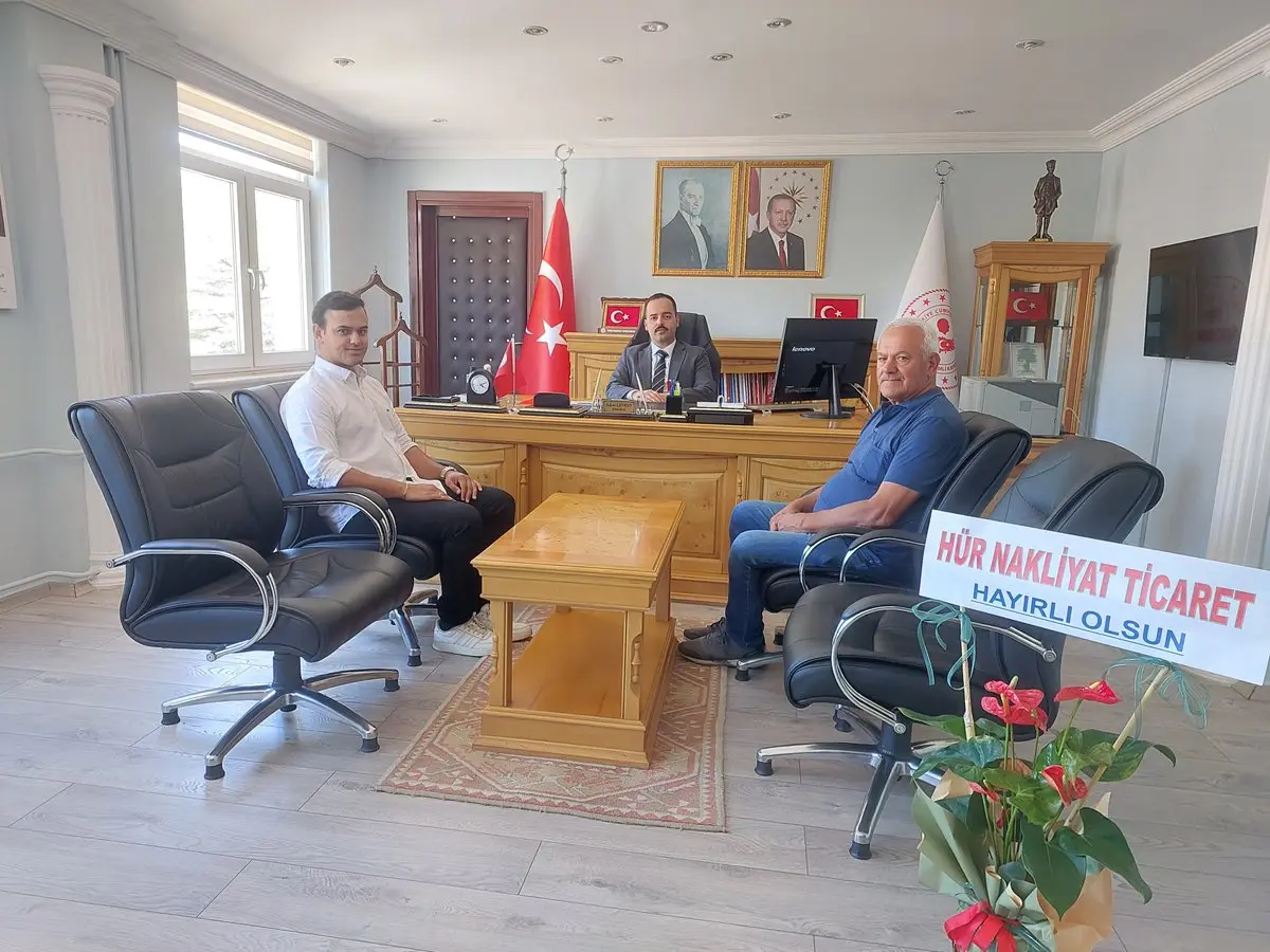 Hür Nakliyat Sahibi Kaymakam'ı Ziyaret Etti