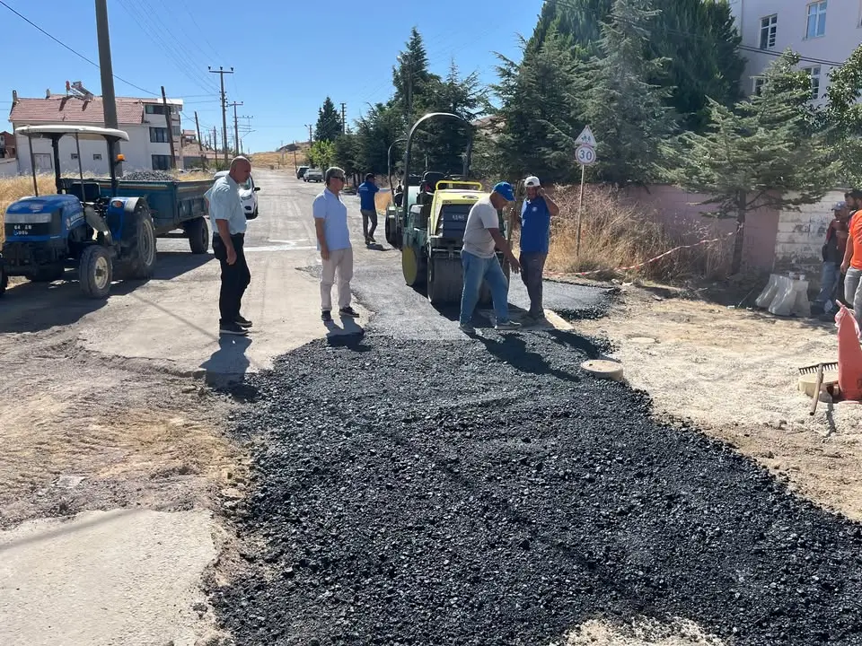 Eşme Belediyesi'nden yol bakım çalışmaları açıklaması