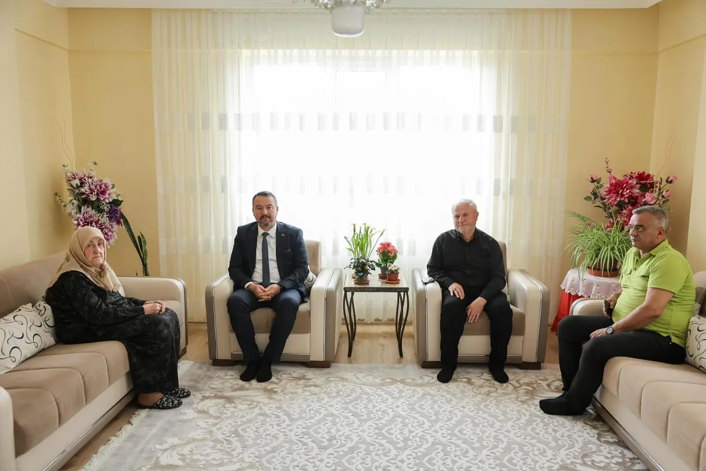 Başkan Öztaş, Aksu ve Karataş ailelerine taziye ziyaretinde bulundu