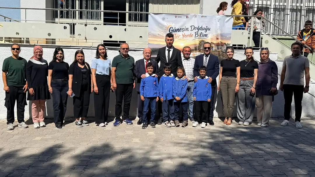 Rektör Ahmet Demir, proje çalışmalarını inceledi