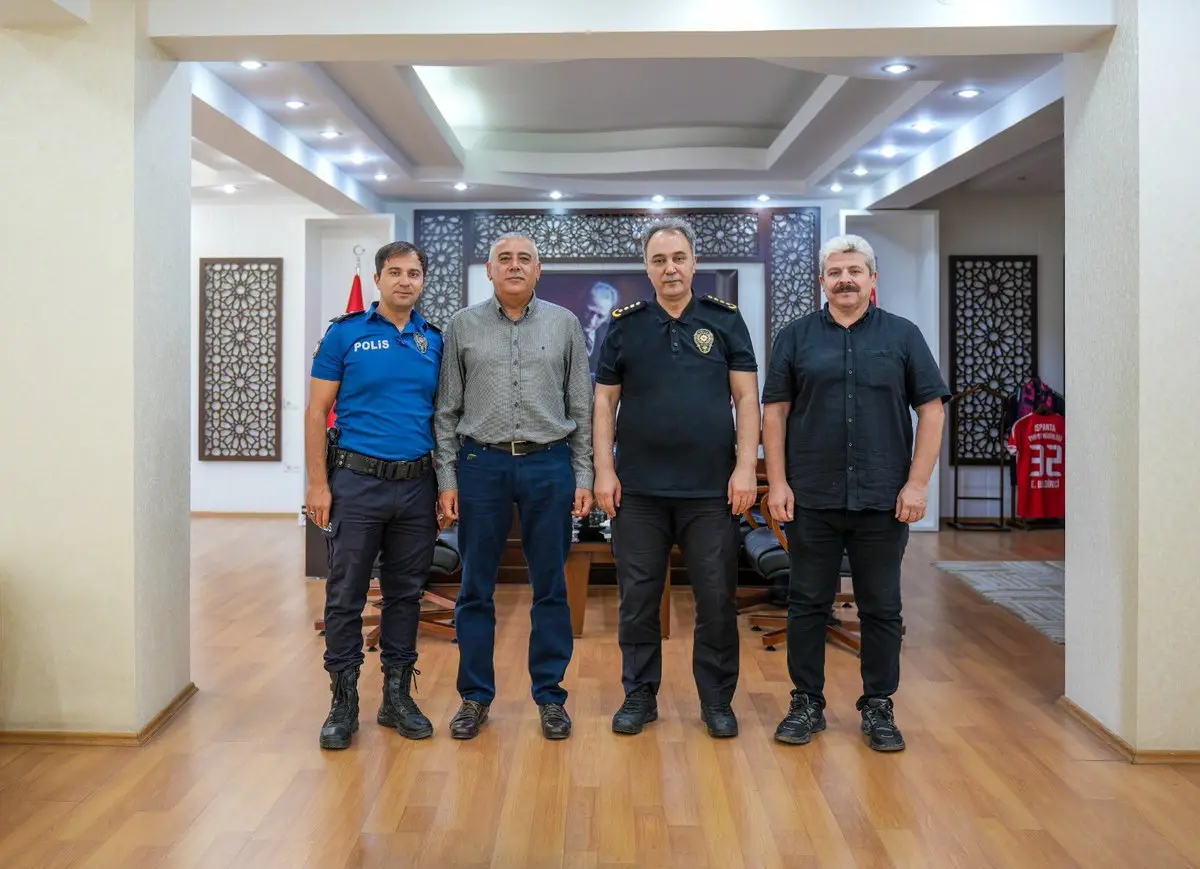 Emekli Polis Memurlarına Plaket Töreni