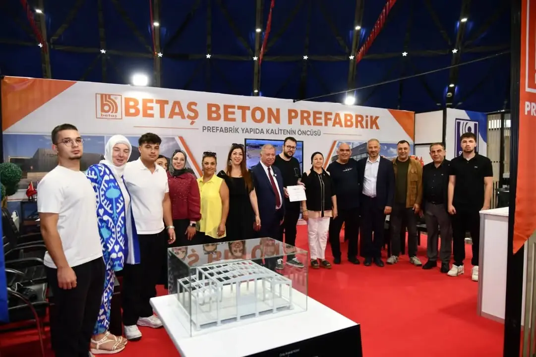 YAPISPARTA Fuarı'nda katılım belgeleri dağıtıldı