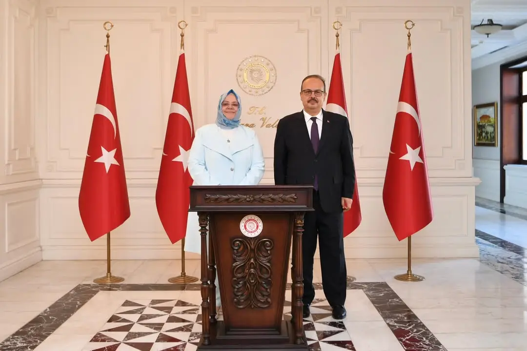 Eski Bakan Selçuk'tan Vali Canbolat'a Ziyaret
