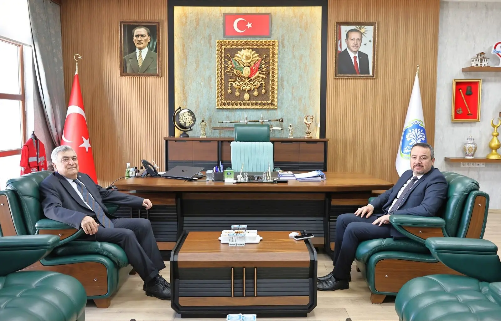 Emekli Yargıtay Üyesi Manav'dan Ziyaret