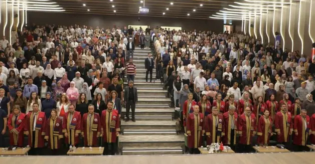 AFSÜ Sağlık Bilimleri Fakültesi mezuniyet töreni gerçekleşti