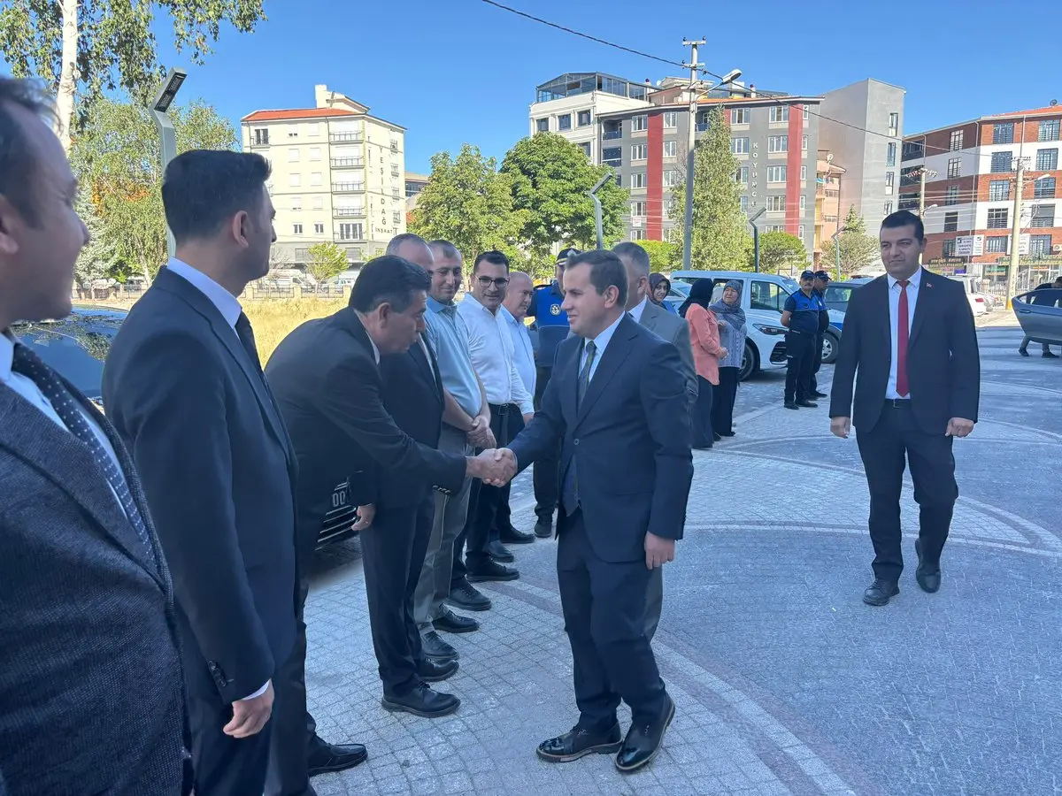 Kaymakam Adem Topaca Emirdağ Belediyesini Ziyaret Etti