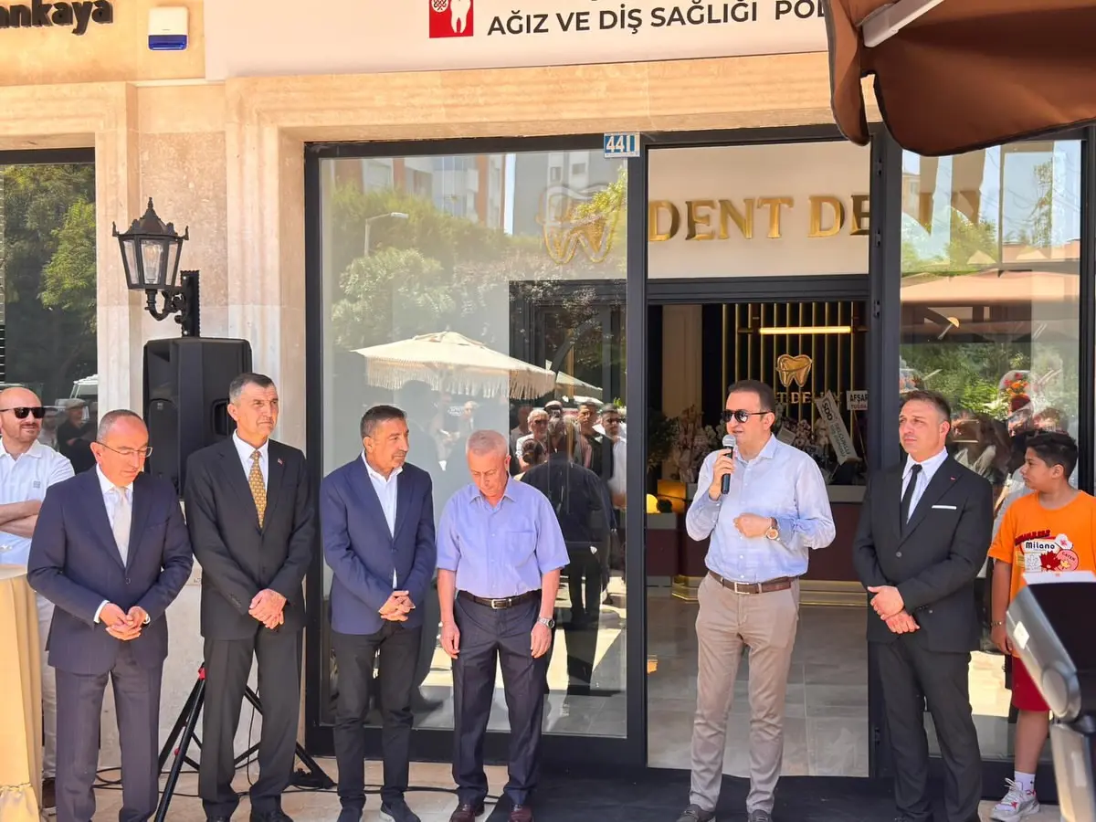 Diş Hekimi Altıntaş'ın Kliniği Açıldı