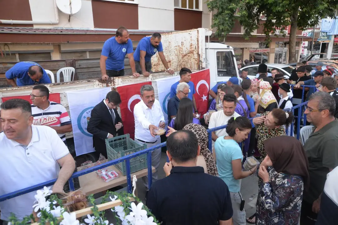 Şarkikaraağaç'ta Geleneksel Helva İkramı Yapıldı