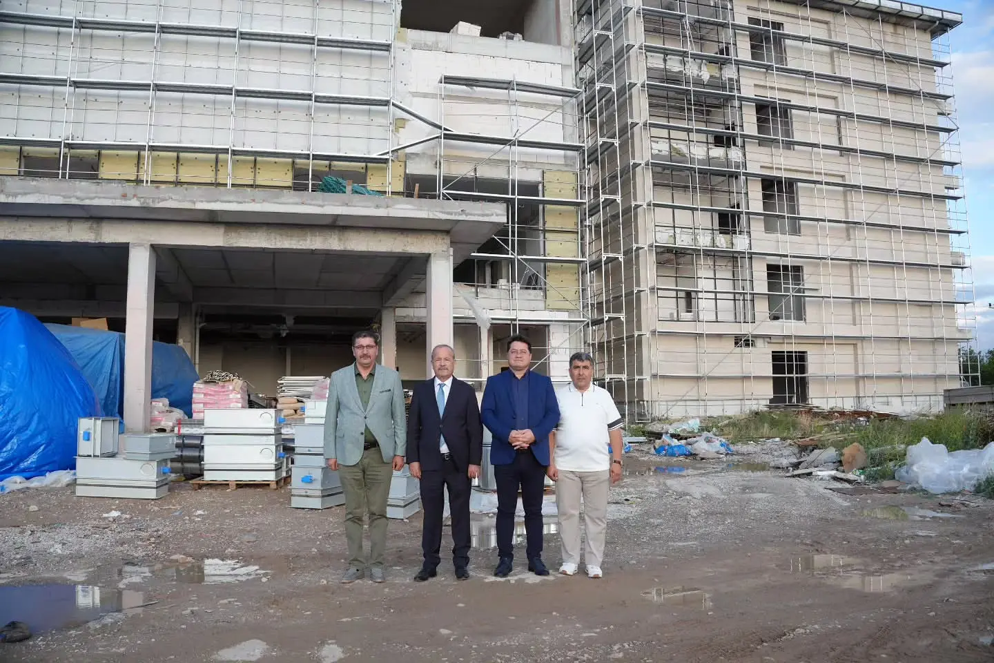 Milletvekili Taytak ve Başkan Aynacı Hastane İnşaatını İnceledi