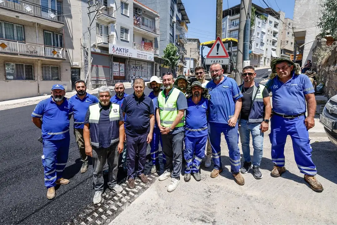 Konak Toros Caddesi'nde asfalt serim çalışmaları tamamlandı