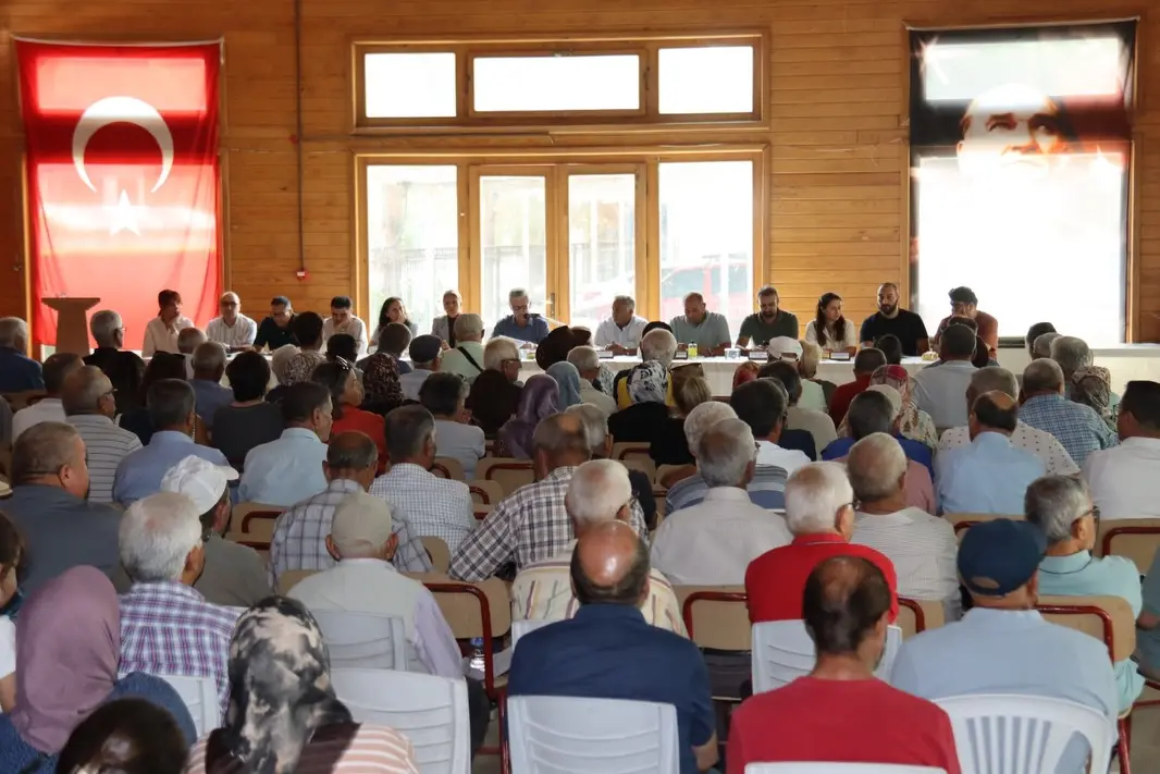 Eşme Belediyesi, halk toplantısı düzenledi