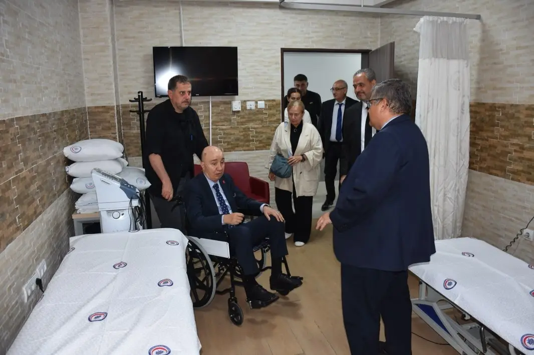 Başdanışman Turgut Aslan AFSÜ Hastanesini Ziyaret Etti