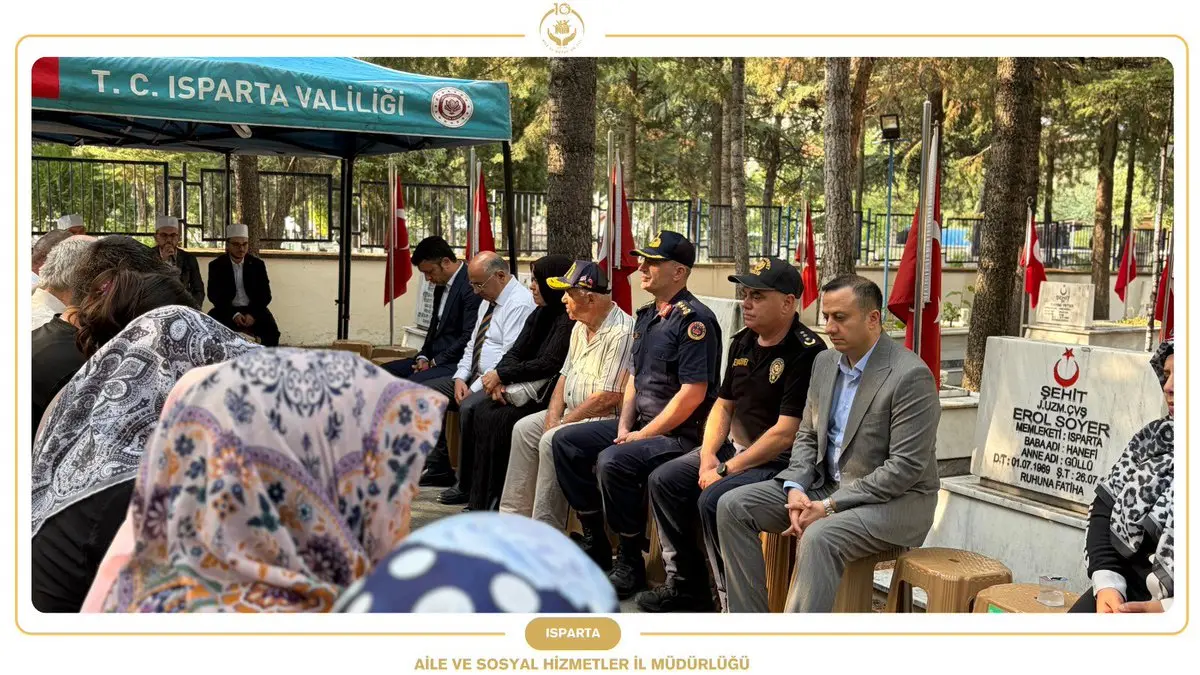 Isparta'da Şehitler İçin Anma Programı Düzenlendi