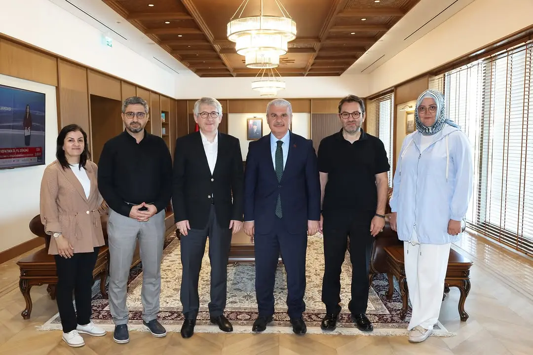 Vali İbrahim Akın, sanatçıları makamında kabul etti