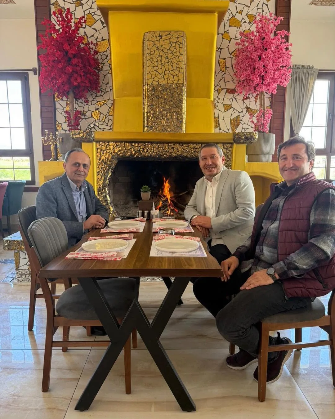 PANKOBİRLİK VE KOOPERATİF TEMSİLCİLERİNDEN DİNAR BELEDİYE BAŞKANI VEYSEL TOPÇU'YA ZİYARET