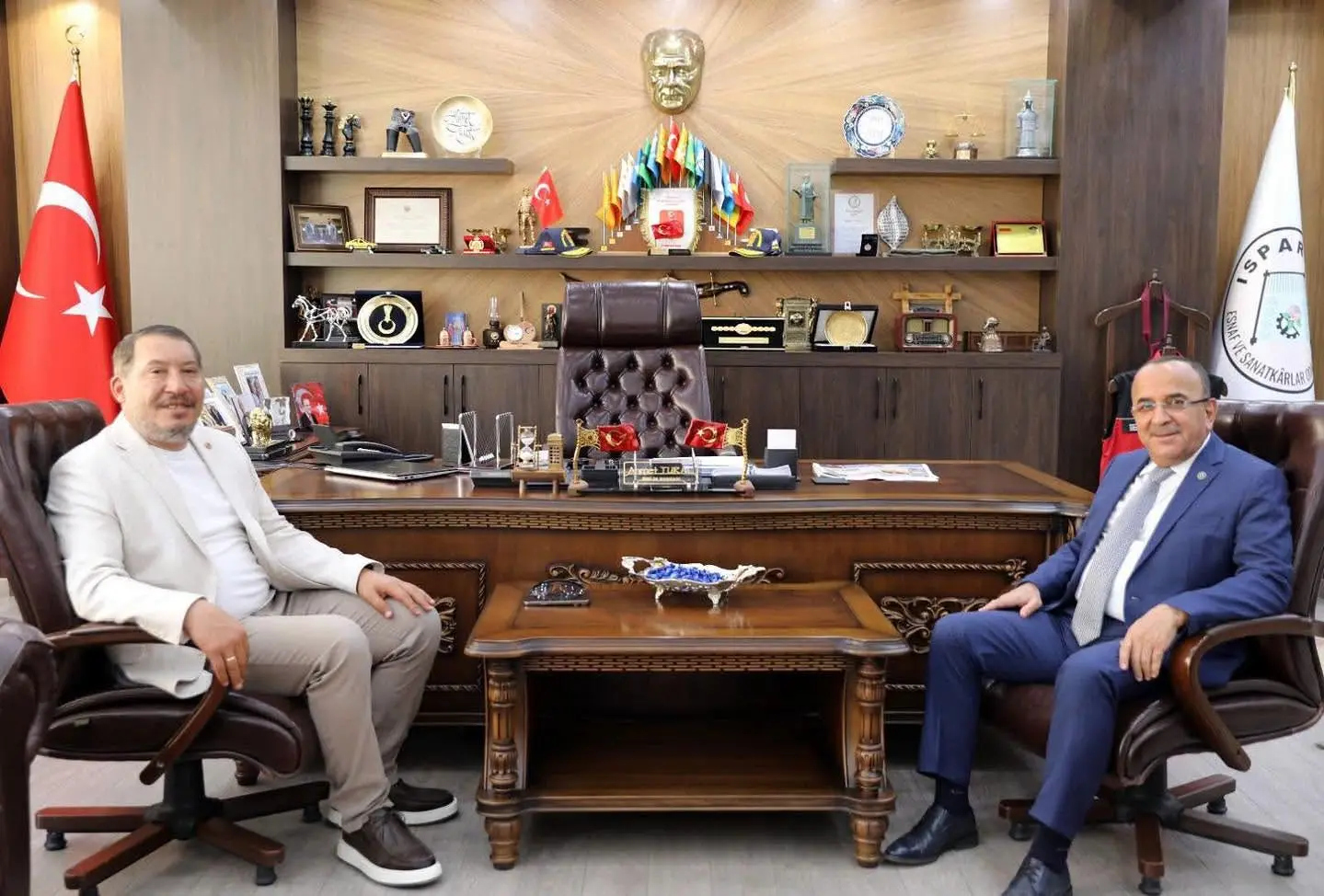 Dinar Belediyesi'nden Ahmet Tural'a Ziyaret