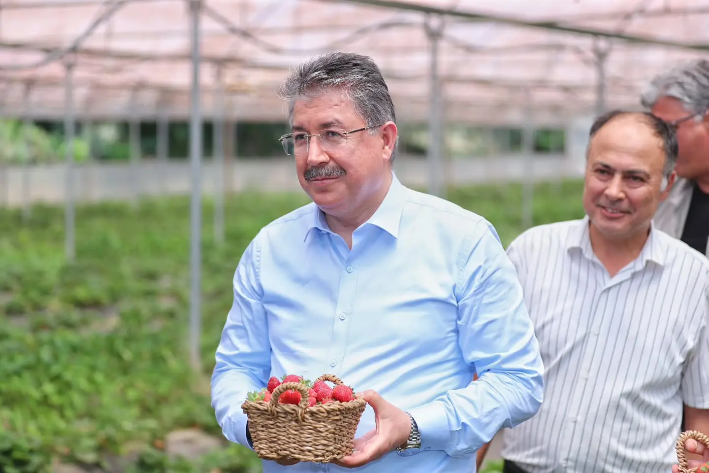 Vali Yılmaz, Sarıcakaya'da sera üreticileriyle buluştu
