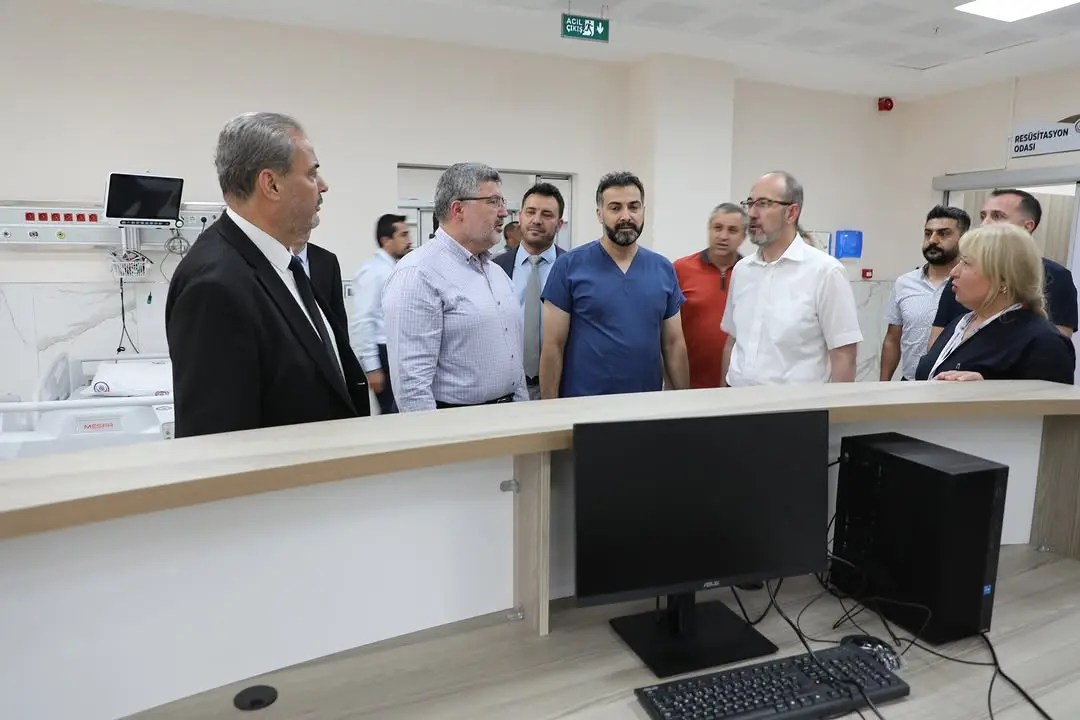 Ali Özkaya, AFSÜ Hastanesini Ziyaret Etti