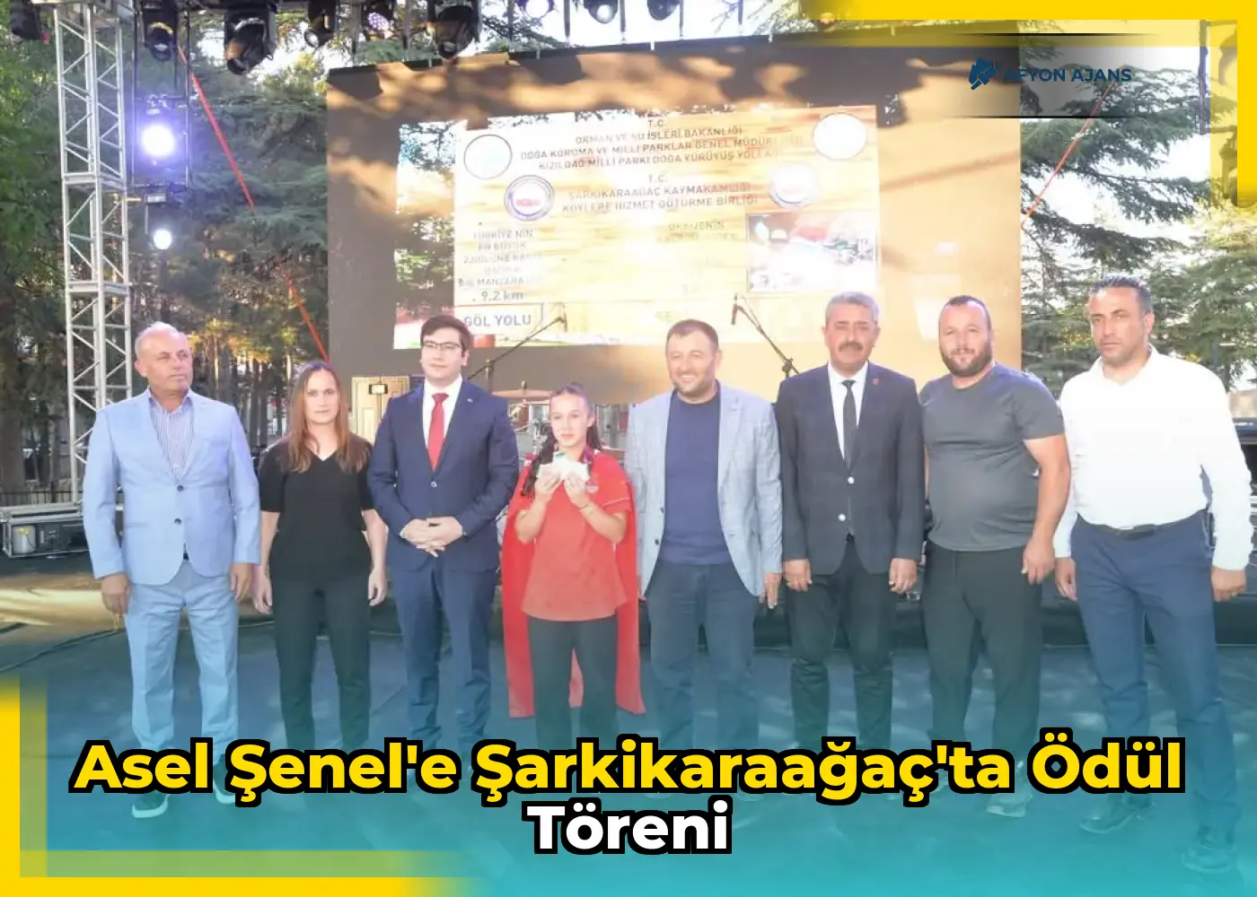 Asel Şenel'e Şarkikaraağaç'ta Ödül Töreni