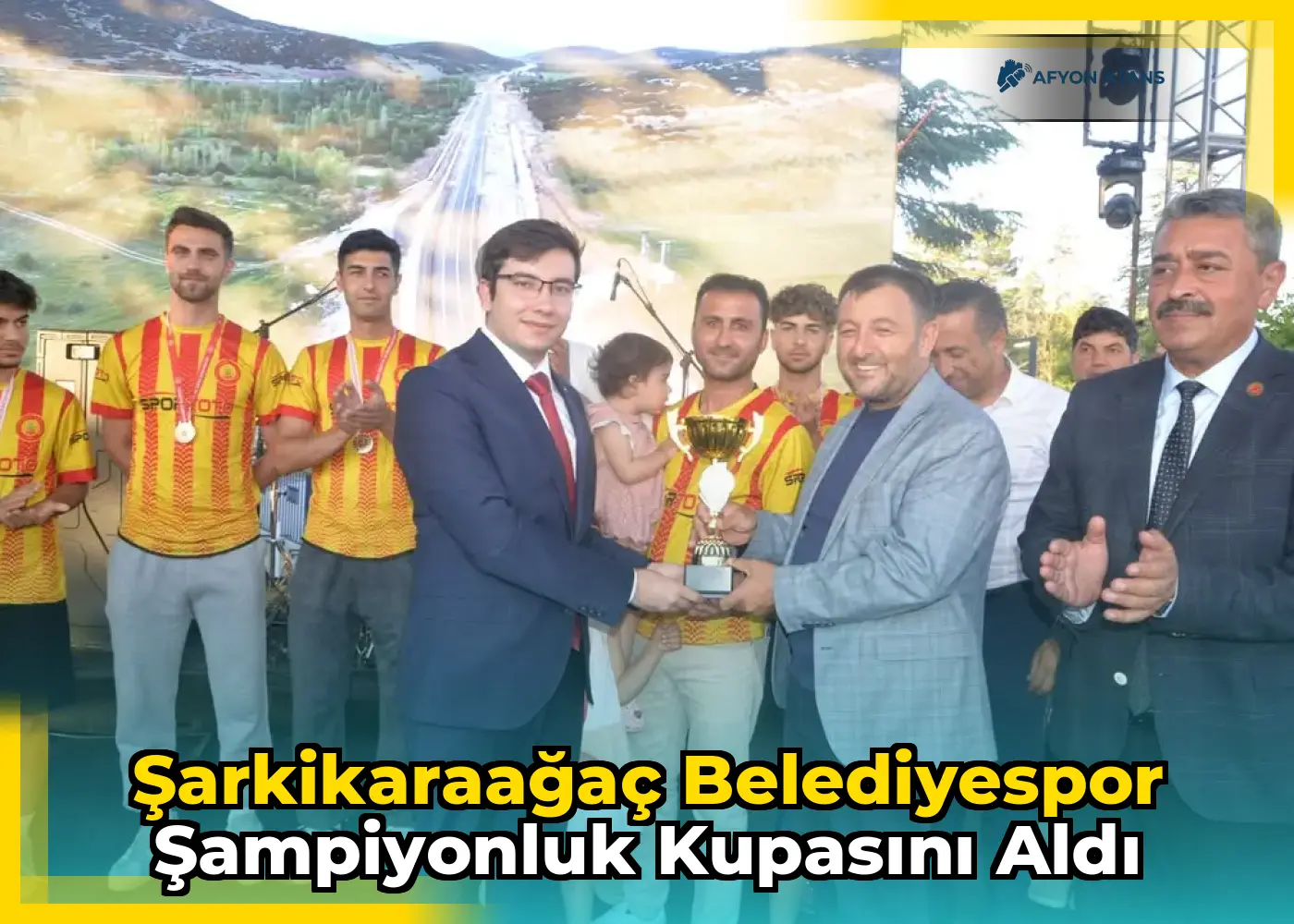 Şarkikaraağaç Belediyespor Şampiyonluk Kupasını Aldı