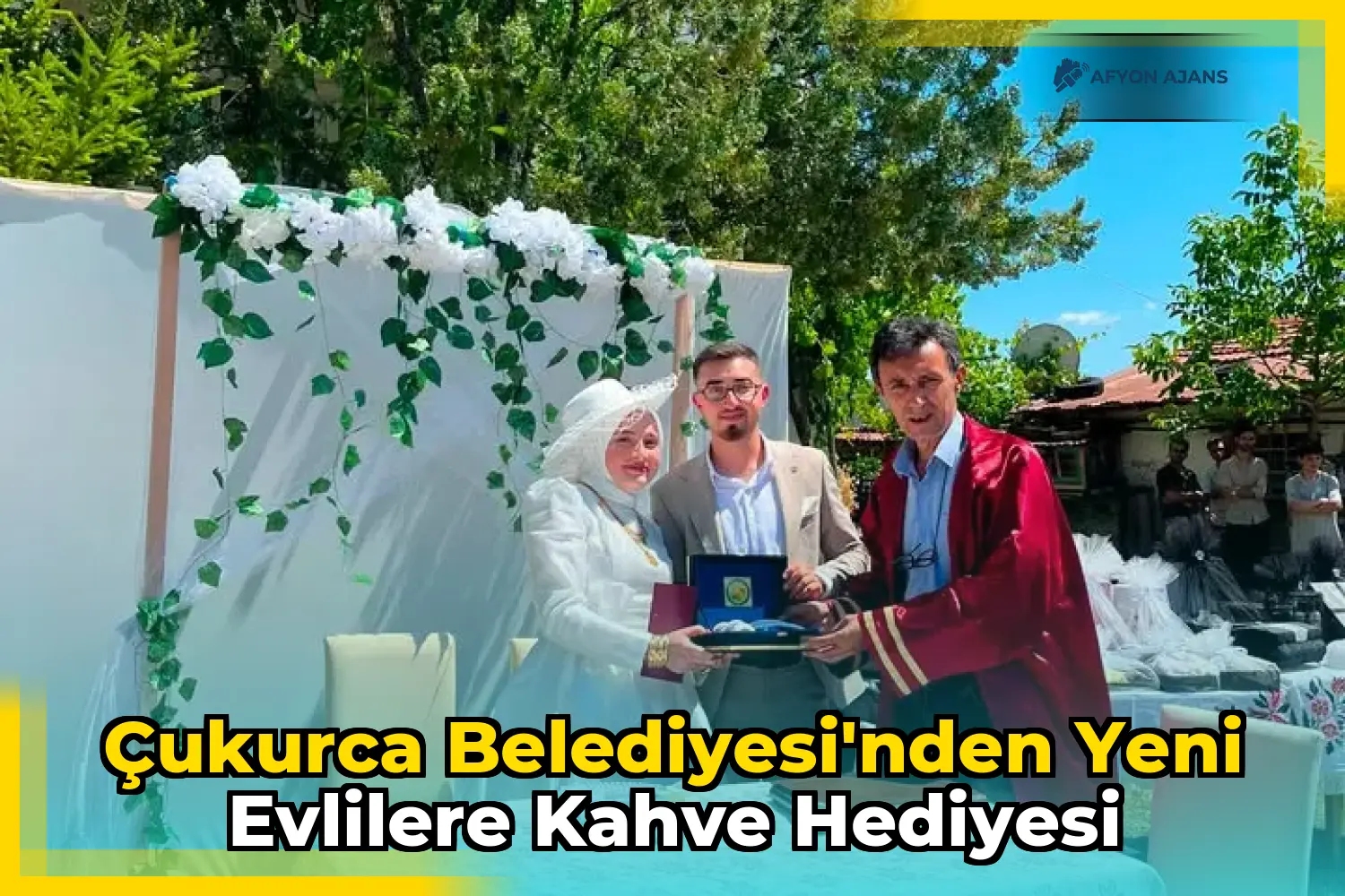 Çukurca Belediyesi'nden Yeni Evlilere Kahve Hediyesi