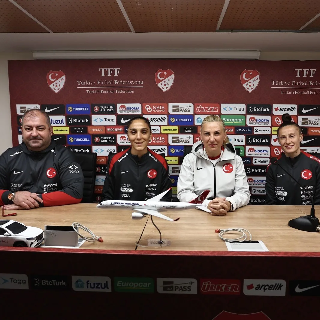 Türkiye Kadınlar Millî Takımı basın toplantısı düzenledi