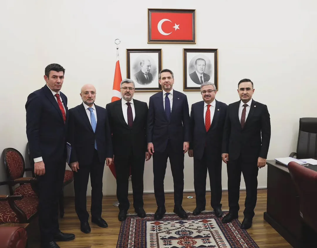 Afyonkarahisar Vali Yardımcısı ve Milletvekillerinden Bakan Bayraktar'a Ziyaret