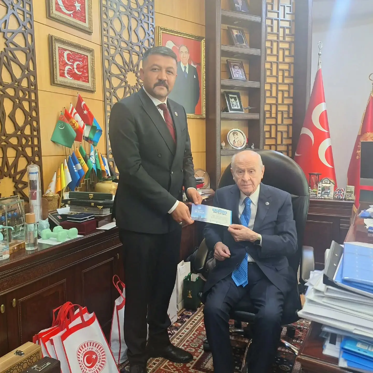 Ülkü Ocakları Başkanı Çetinkaya, Bilge Lider Bahçeli’yi Ziyaret Etti