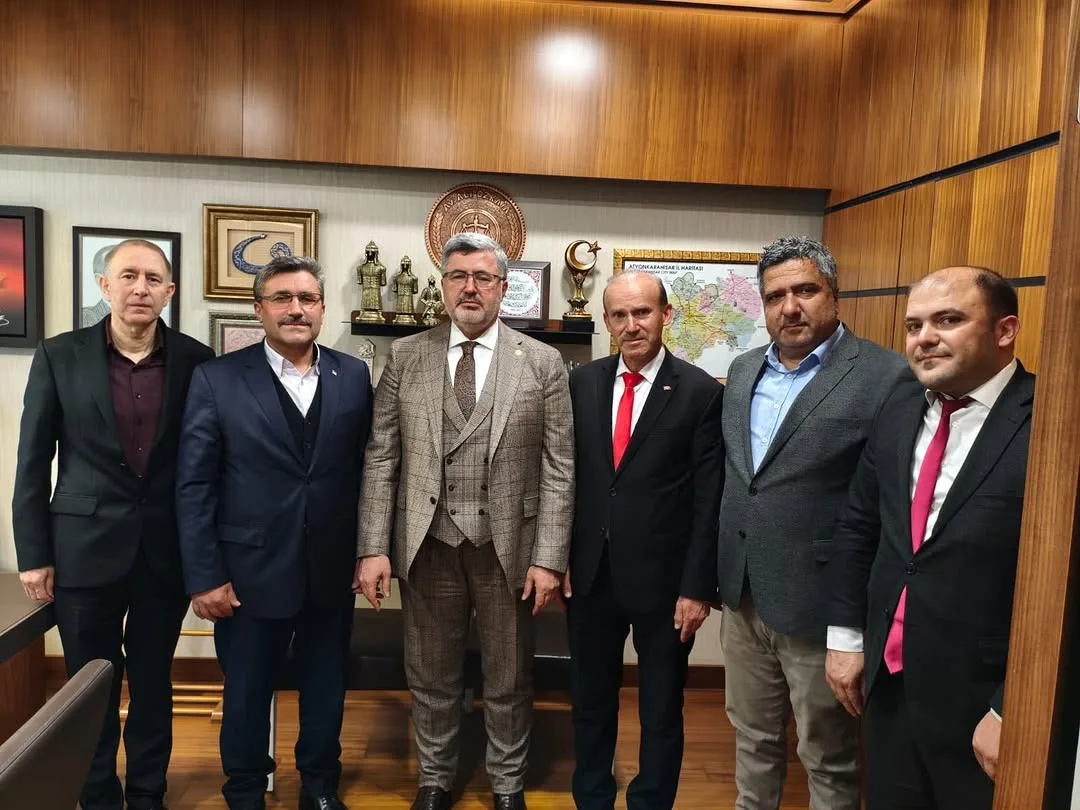 Hocalar Belediye Başkanı Ali Arslan, Miryakefalon Yüzey Araştırması Bilimsel Çalışma Başkanı Prof. Dr. Selim Kaya ve İGM Üyesi İsmail Özkuleli Gazi Meclisinde Misafir Oldu