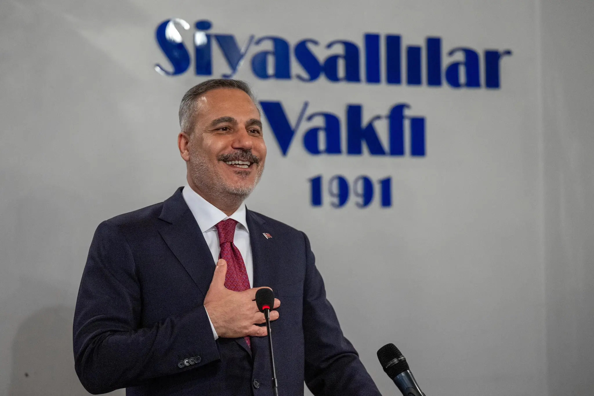 Hakan Fidan, Siyasallılar Vakfı'nı Ziyaret Etti