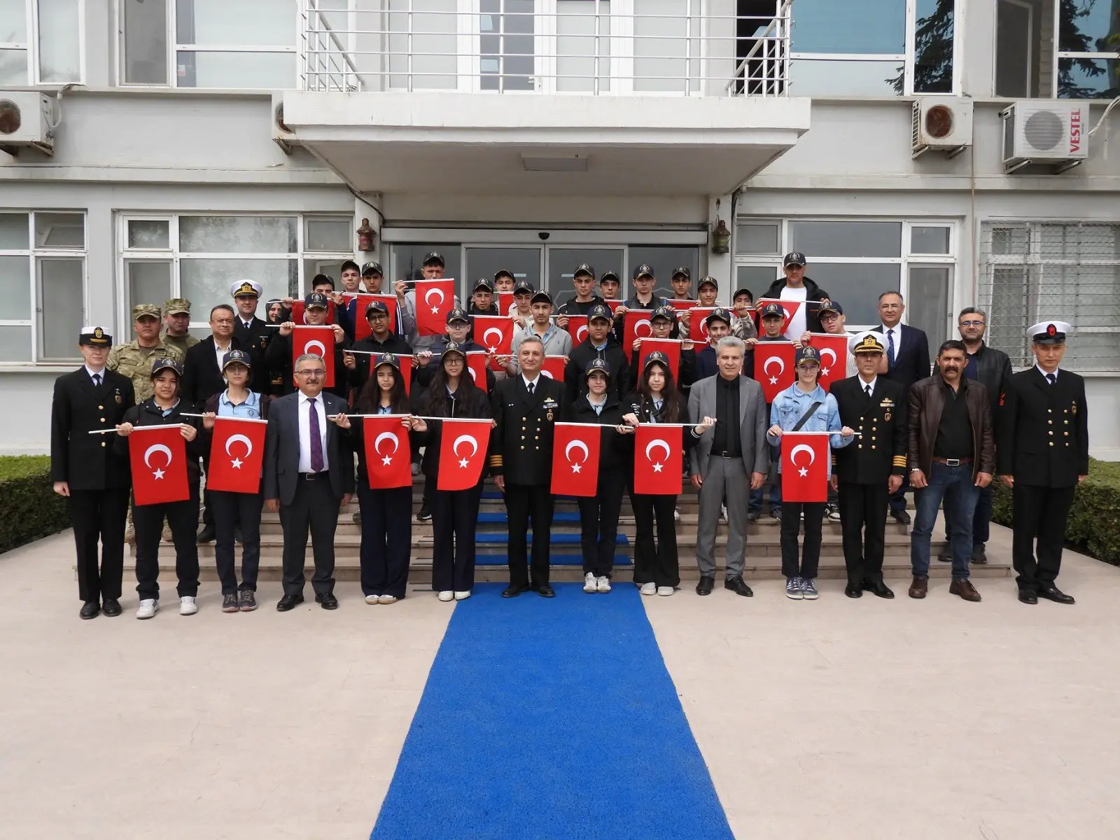 Öğrenciler Mehmetçik Projesi kapsamında ziyarette bulundu