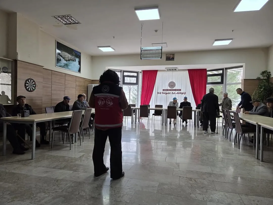 Sandıklı Sosyal Hizmet Merkezi'nden Huzurevindeki Yaşlılara Sağlık Okuryazarlığı Eğitimi